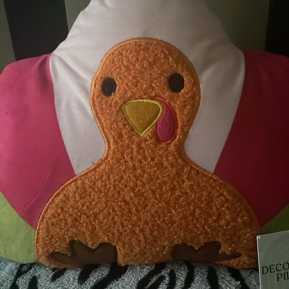 New with tags bullseye target colorful turkey decorative throw pillow